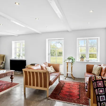 Holiday home Beautiful In With Wifi Humble