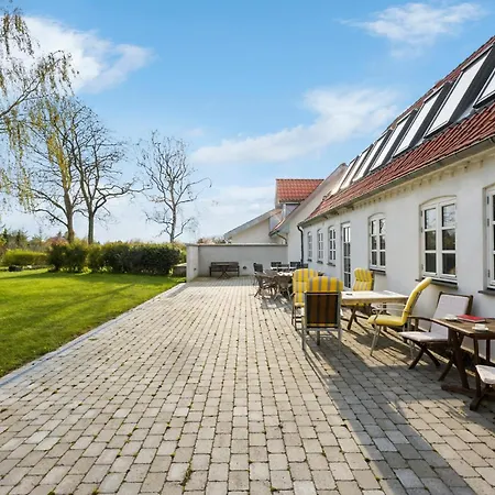 Holiday home Beautiful In With Wifi Humble